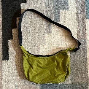 BAGGU medium crescent nylon cross body bag